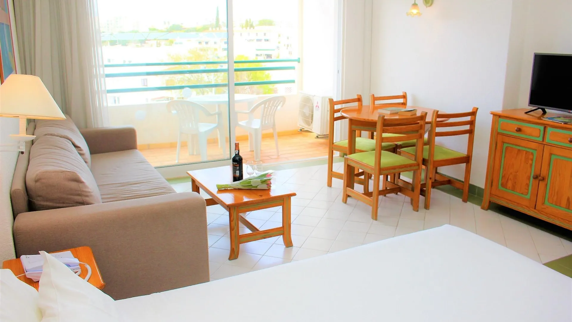 Ourabay Hotel Apartamento - Art & Holidays Albufeira Aparthotel