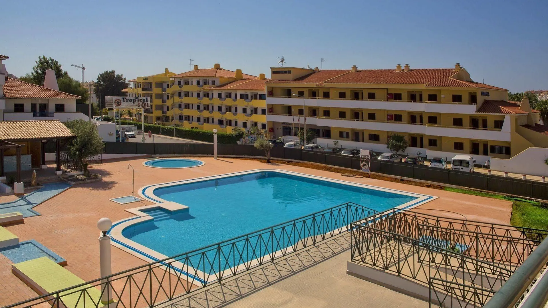 Ourabay Hotel Apartamento - Art & Holidays Albufeira 4*,  Portugal